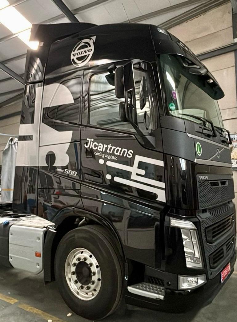 Camión de Jicartrans Camión de Jicartrans, empresa de transporte de mercancías por carretera